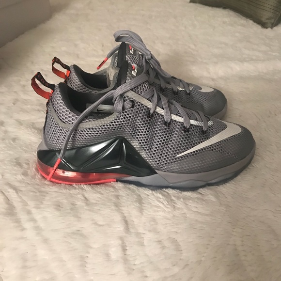 Nike Lebron size 5.5 - Picture 3 of 5